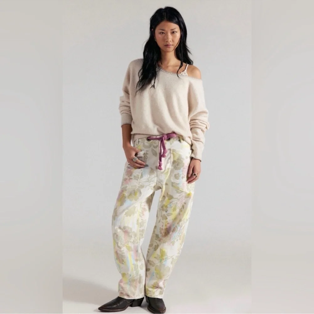 NWT We The Free People Moxie Printed Floral Flocked Barrel Jeans Size 27 w/ Belt - Picture 6 of 13